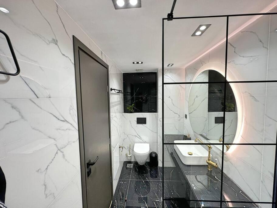 ארטריה Oasis Luxury Apartments מראה חיצוני תמונה
