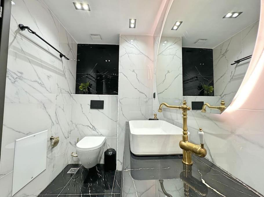 ארטריה Oasis Luxury Apartments מראה חיצוני תמונה